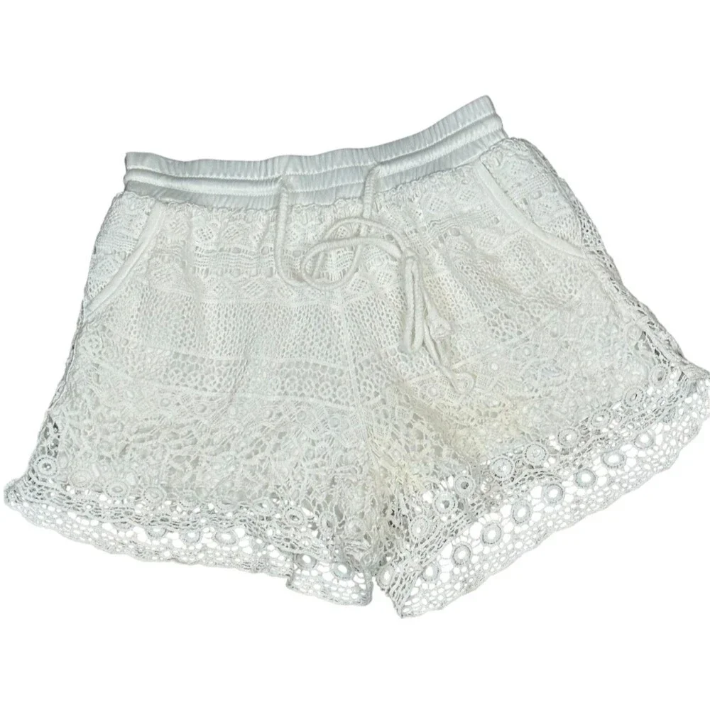 N/A white crochet